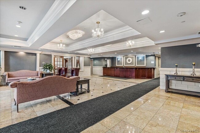 Building Photo - 242 Maple Ave