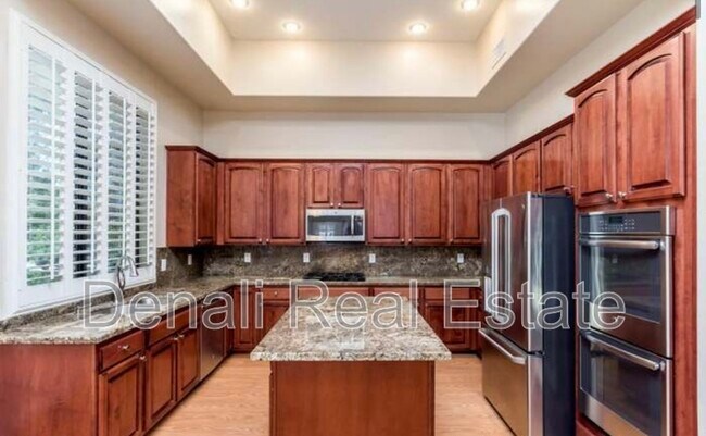 Building Photo - 5201 E Poston Dr