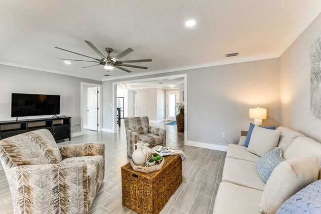 Building Photo - 2473 Yorkshire Dr