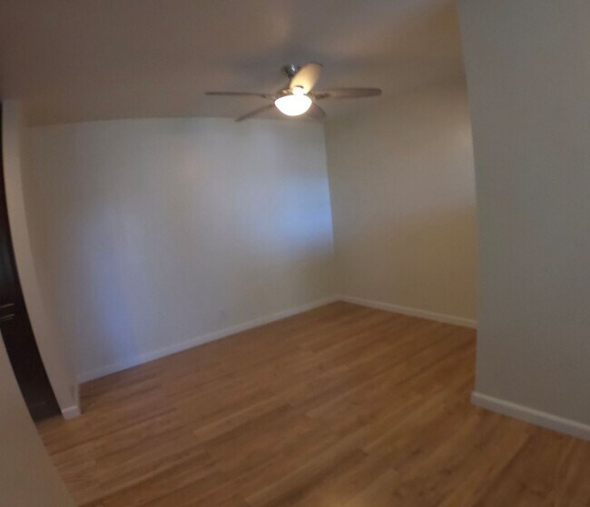 Foto del edificio - Centrally located Cambrian Park Condo