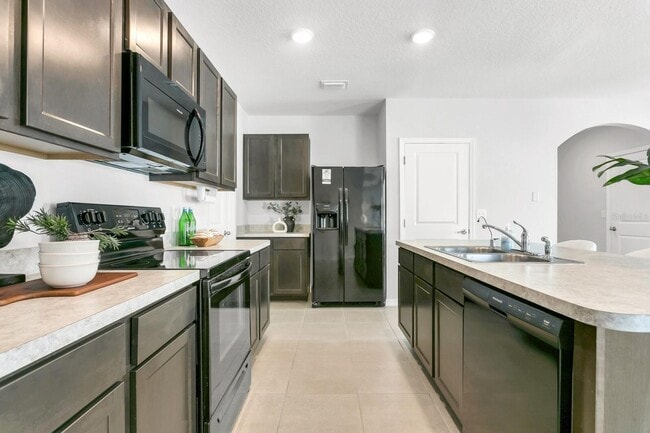 Foto del edificio - Beautiful 2 Story Home!!