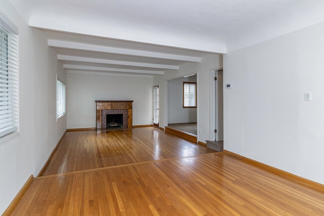 Building Photo - 4130 Vinton Ave
