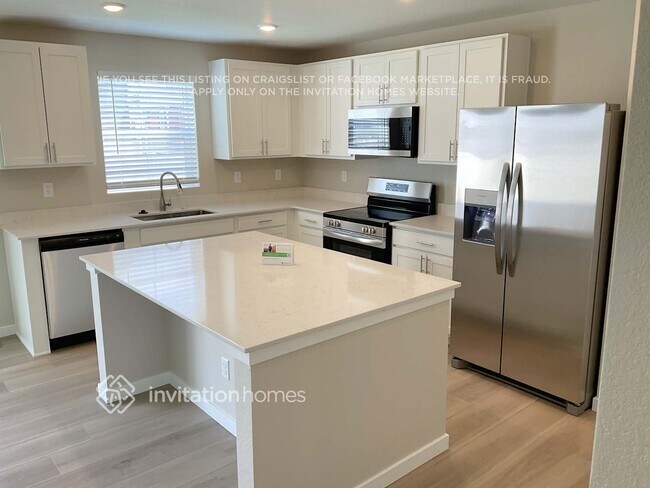 Foto del edificio - 22054 E 39th Ave