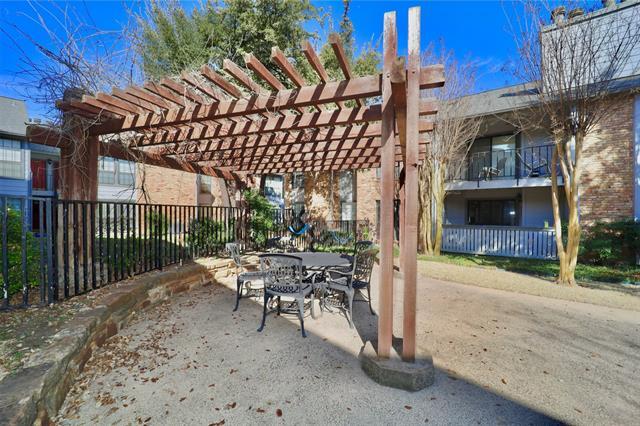Foto del edificio - 15151 Berry Trail