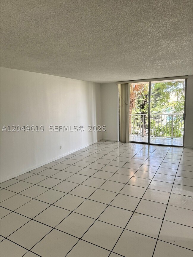 Foto del edificio - 8511 NW 8th St
