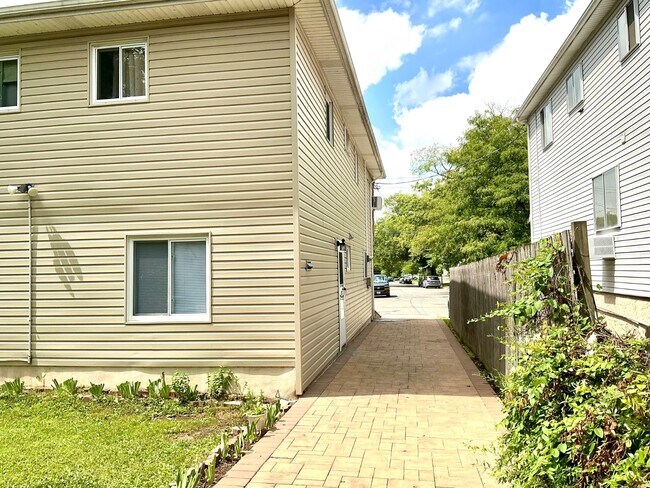 Foto del edificio - 111 Fields Ave