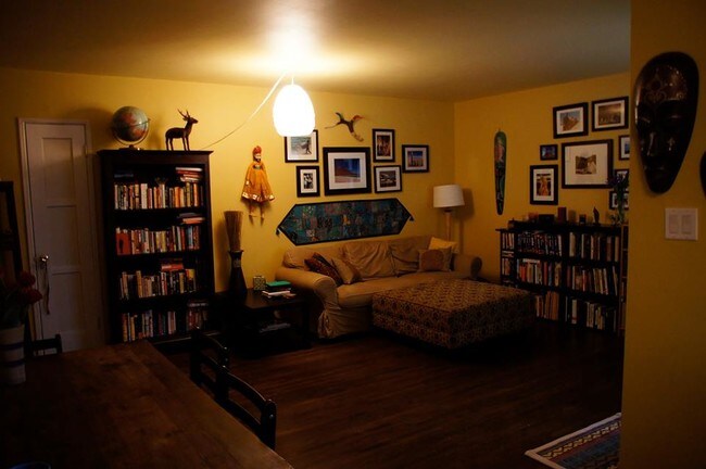 Foto del edificio - 5707 Clemson St
