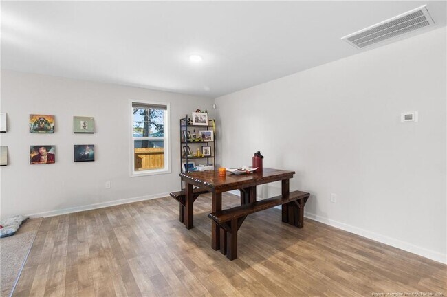 Foto del edificio - 302 Post Ave