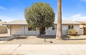 Building Photo - 3802 W Glendale Ave