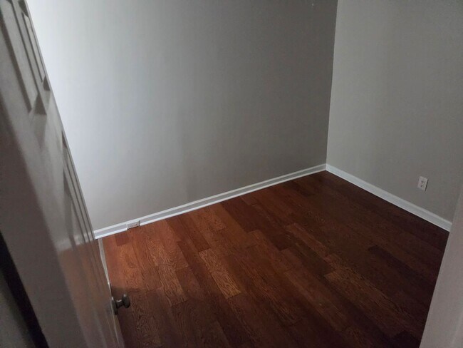 Building Photo - 1317 Linden St