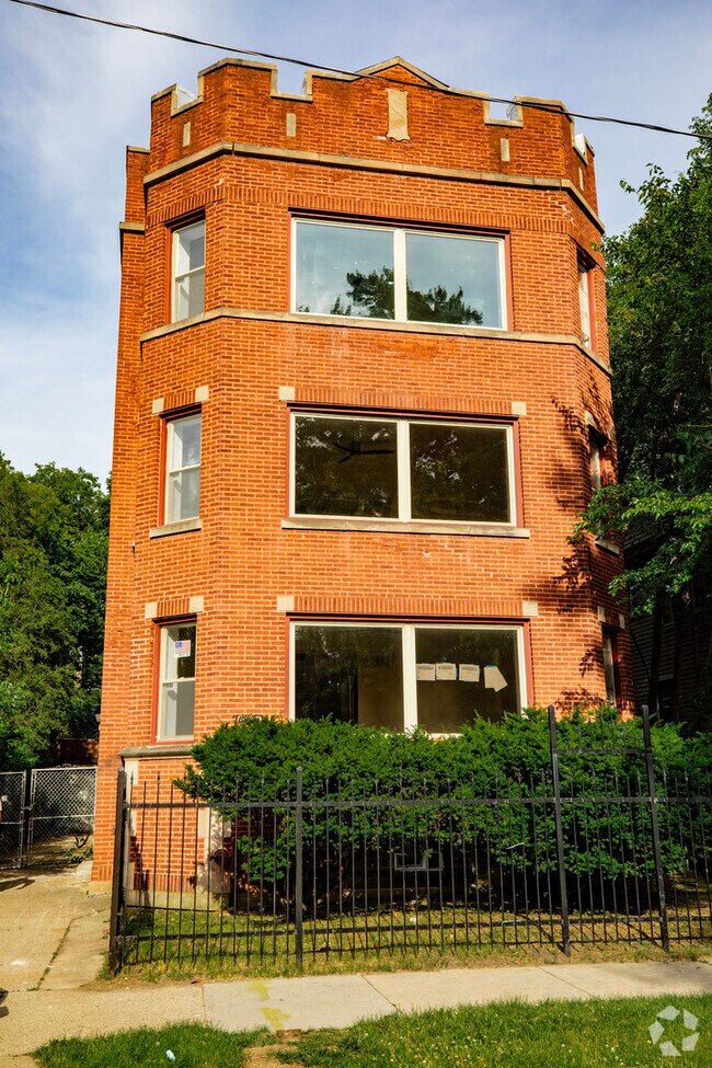 Building Photo - 7435 S Euclid Ave