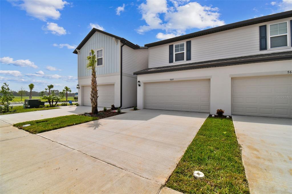 Foto principal - 7689 Momentum Pkwy