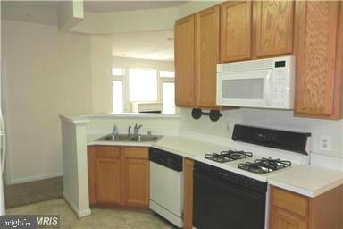 Building Photo - 420 Hamlet Club Dr