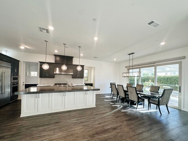 Building Photo - Luxury Estate in Exclusive Gated Community of Orchard Hills