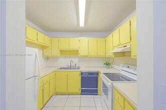 Building Photo - 1900 W 68th St