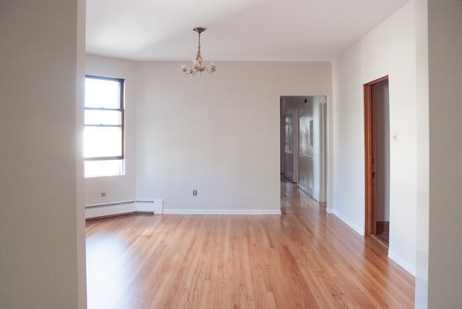 Dining Room/Hall - 2017 W Cullom Ave