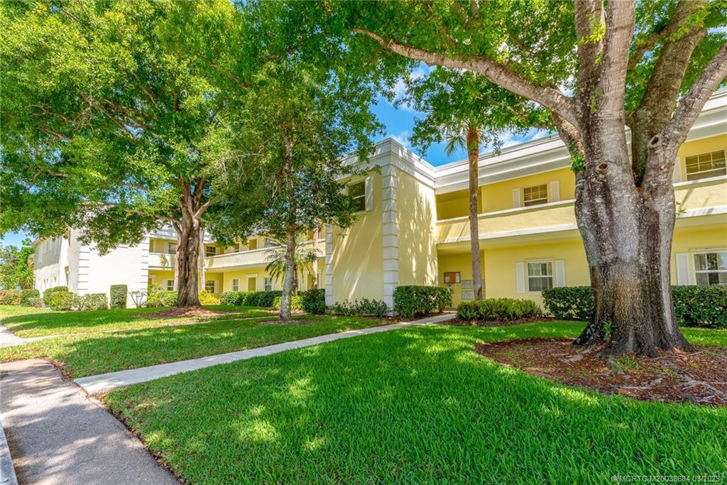 Foto principal - 1600 SE St Lucie Blvd