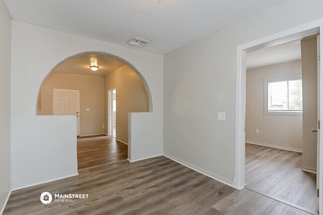 Foto del edificio - 455 W Montana St