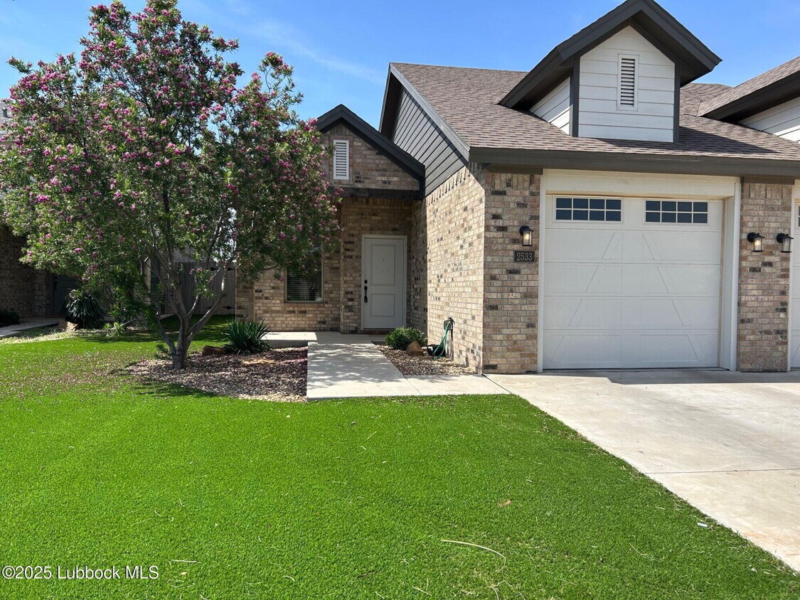 Foto principal - 2533 138th St