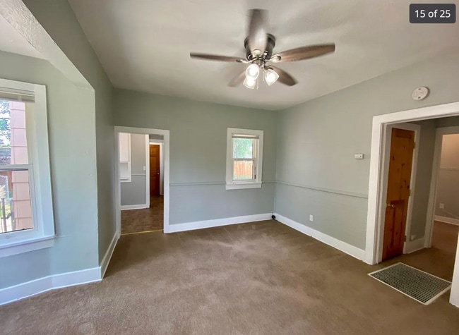 Foto del edificio - 3752 S Delaware St