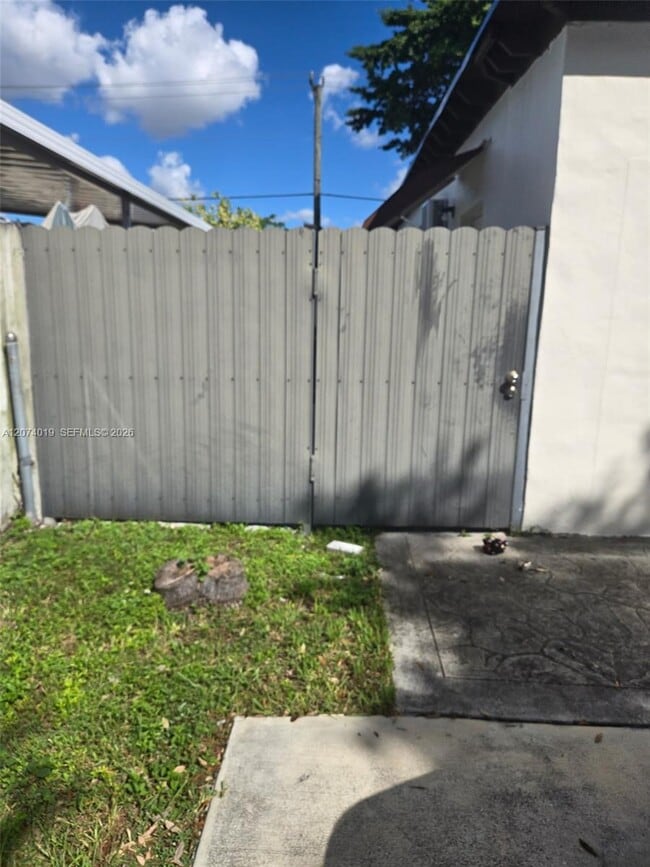Building Photo - 7785 SW 36th St