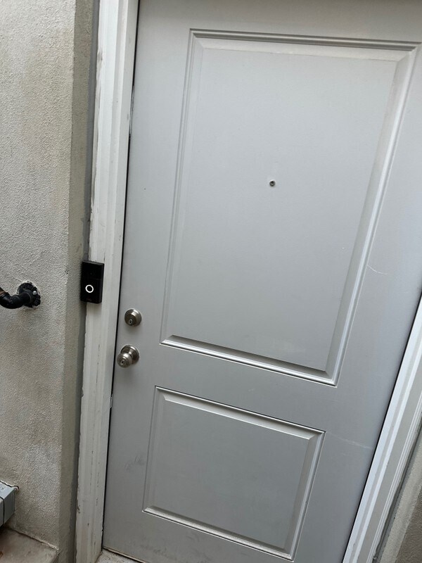 Foto del edificio - 306 W Royal Land Dr