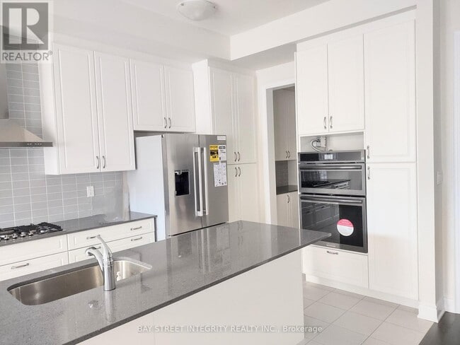 Photo du bâtiment - 44 Settlers Rd E