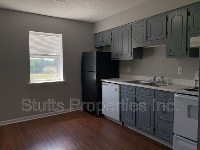 Building Photo - 108 Watts Bar St