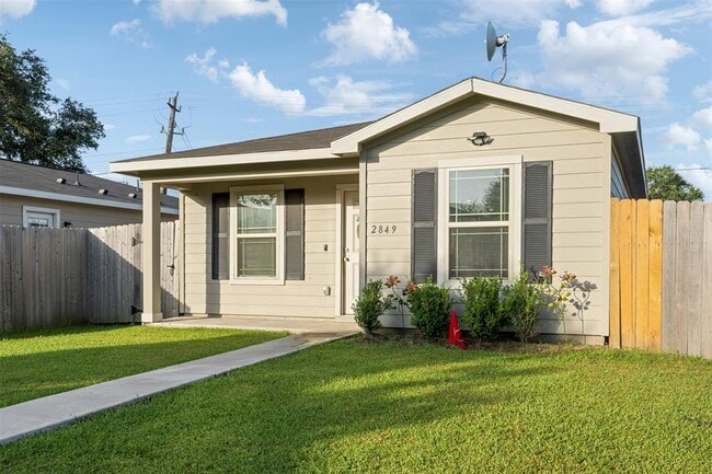 Building Photo - 2849 Golf Crest Dr