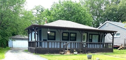 Building Photo - 2716 Huntington St