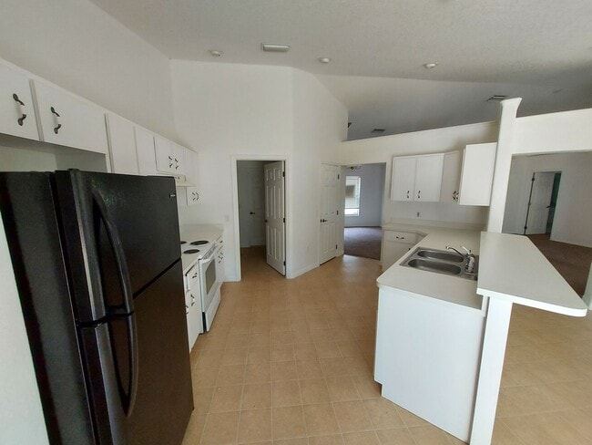 Building Photo - 8206 SW 135th Street Rd