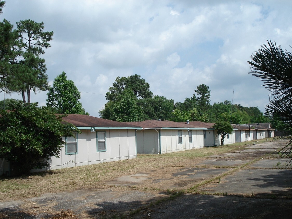 Primary Photo - 8031 E Mount St