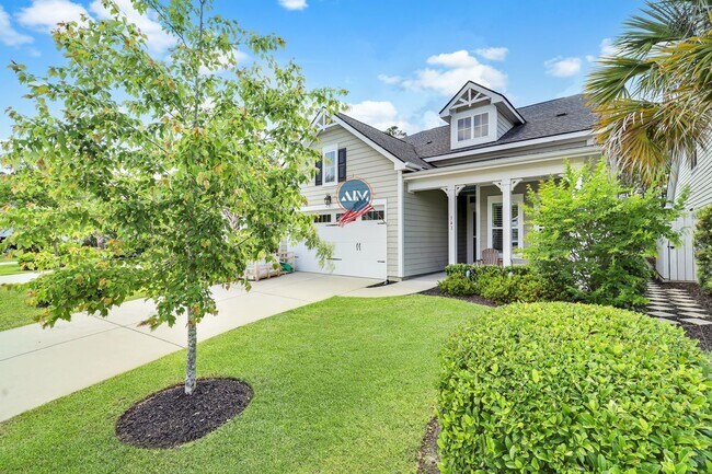 Foto del edificio - Beautiful custom home in Hampton Lake!