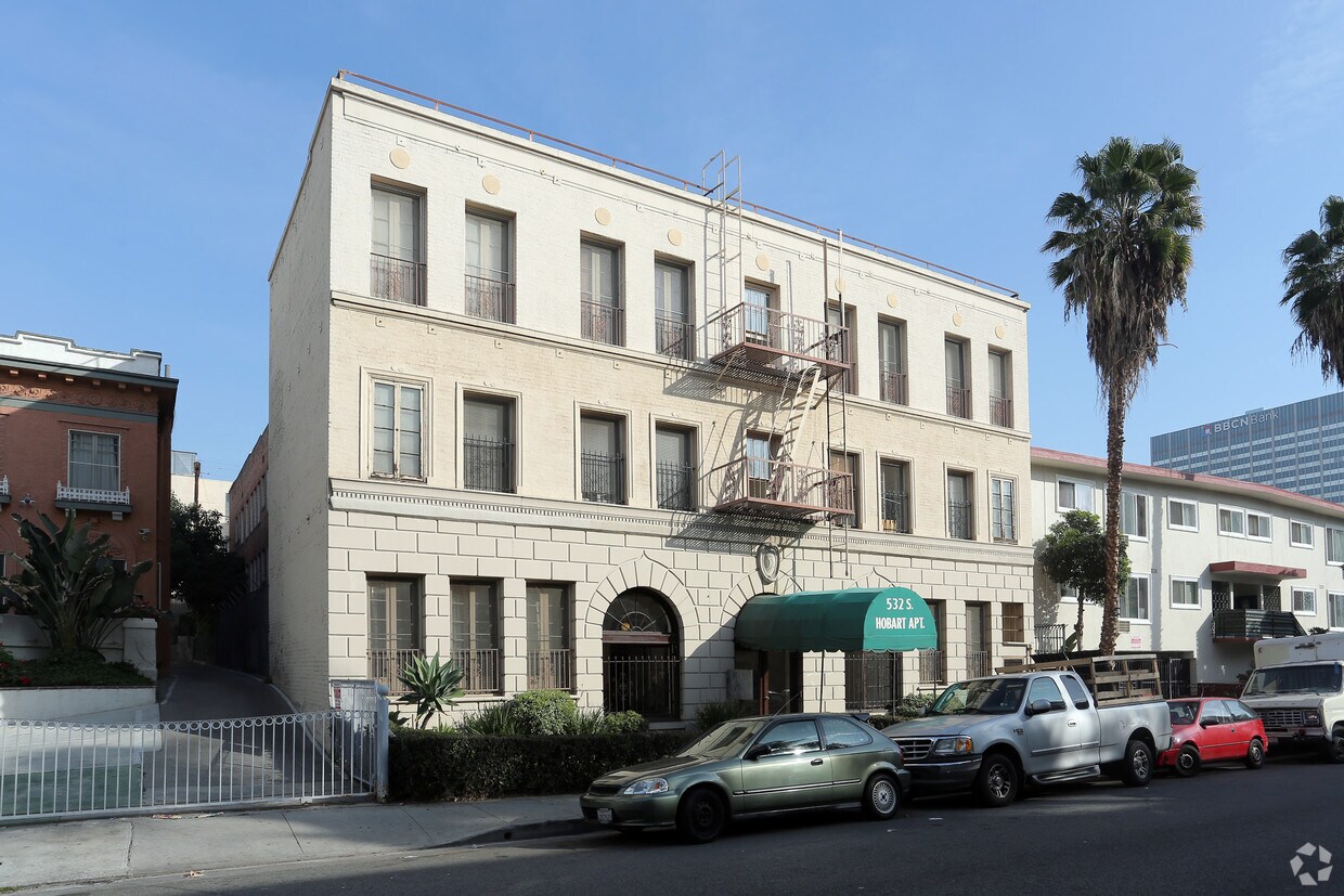 Primary Photo - 532 S Hobart Blvd
