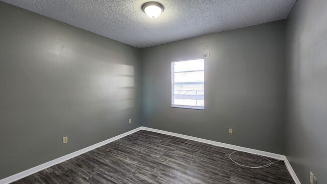 Foto del edificio - Updated 4/1 in Plant City- Move in Ready