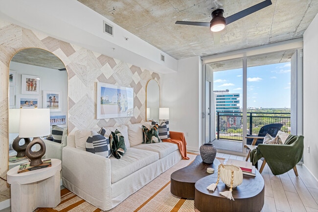 Building Photo - Cortland Midtown Miami
