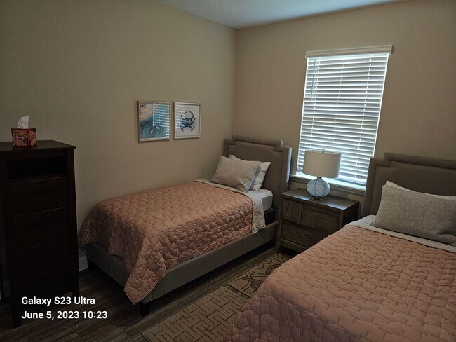 Foto del edificio - Beautifully Furnished Home in Upscale Gate...