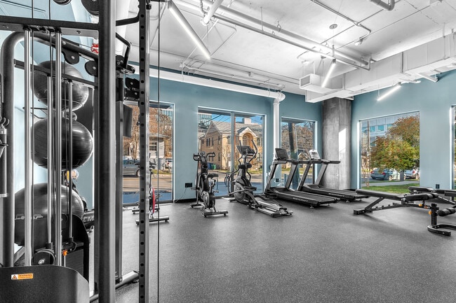 Building Photo - Capitol Living (Furnished Rooms)