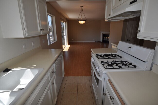 Foto del edificio - 5340 Whitsett Ave