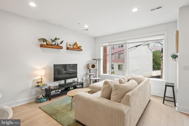 Building Photo - 662 Glick Ct NW