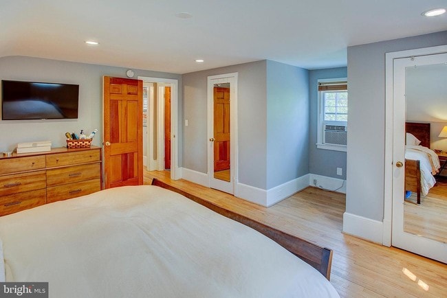 Building Photo - 214 Wirt St NW