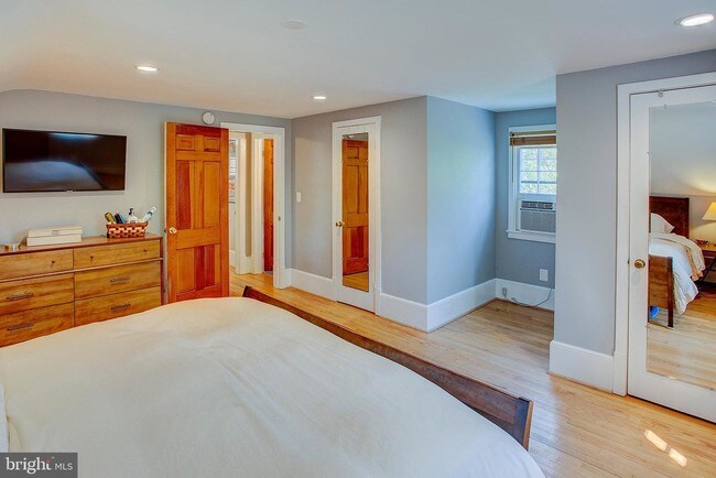 Foto del edificio - 214 Wirt St NW