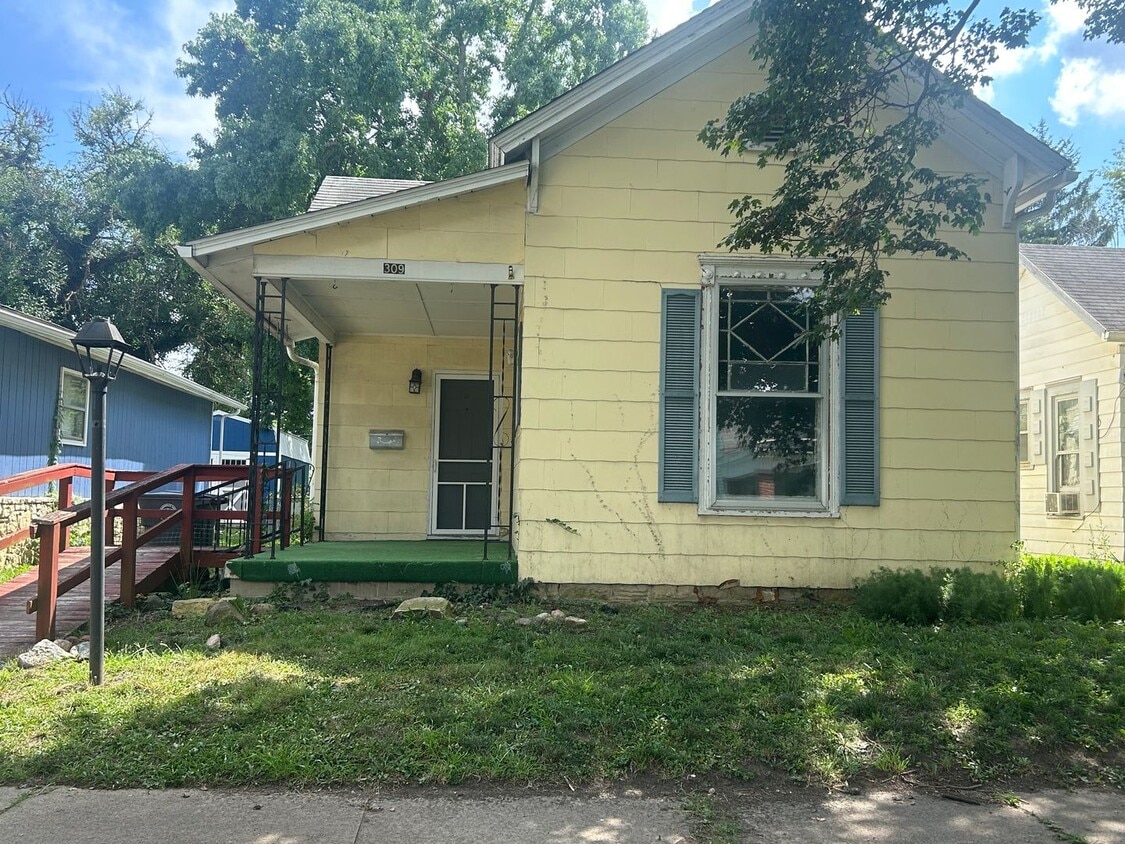 Primary Photo - 2 Bedroom 1 Bath House Available in Conner...
