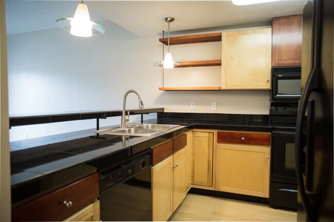 Kitchen - 4340 S Highland Dr
