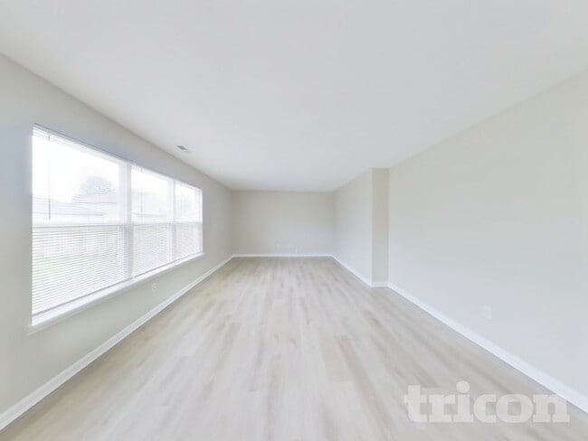 Foto del edificio - 11118 Waterfield Pl