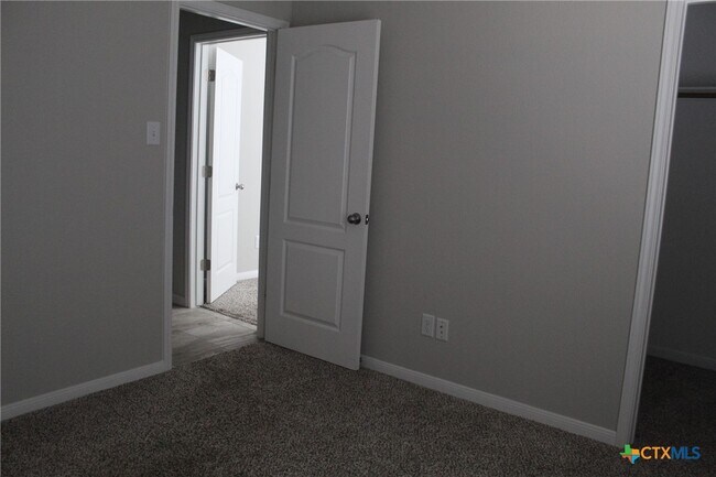 Foto del edificio - 7508 Hudson Grove Dr