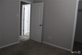Building Photo - 7508 Hudson Grove Dr