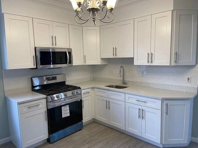 Building Photo - 8 Mallard Ave