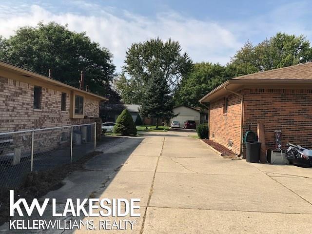Building Photo - 37260 Rosebush St