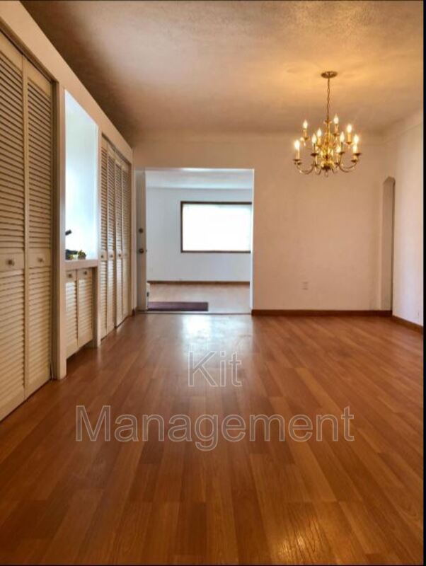 Building Photo - 758 Wyman St